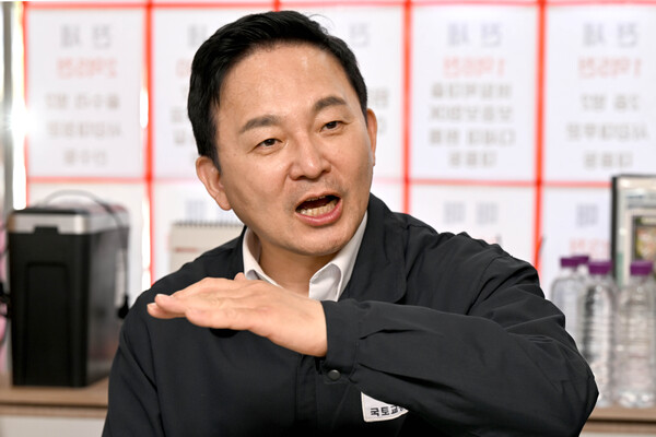 3일 소규모 주택 관리비 부과실태 점검을 나선 원희룡 국토교통부장관이 서울 마포구의 한 공인중개사 사무실에서 발언을 하고 있다. [사진=연합뉴스]