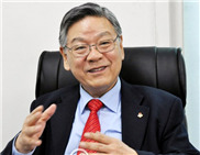 ▲이 석 복(수필가, 화랑대문인회 회장)