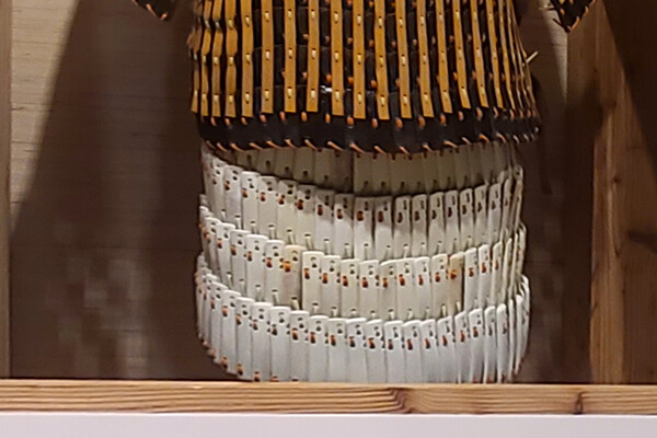 ▲ 몽촌 토성에서 발굴된 뼈 갑옷