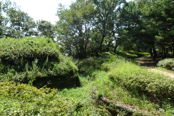 ▲ 월롱산성의 내부 흔적