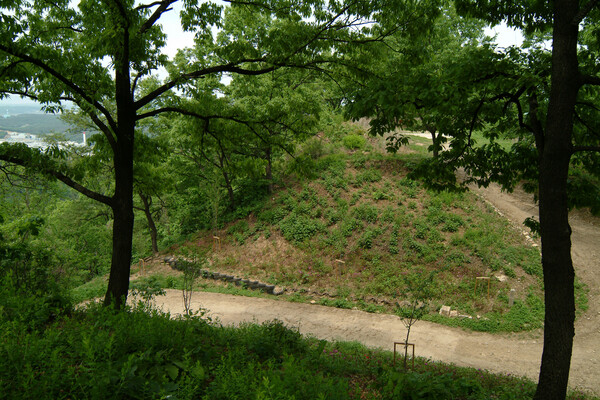 ▲ 월롱산성 북문