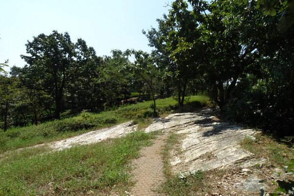 ▲ 월롱산성 자연성 흔적