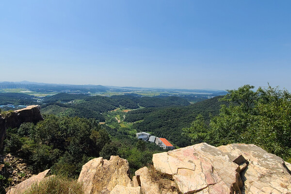 ▲ 월롱산선에서 본 한강 하구