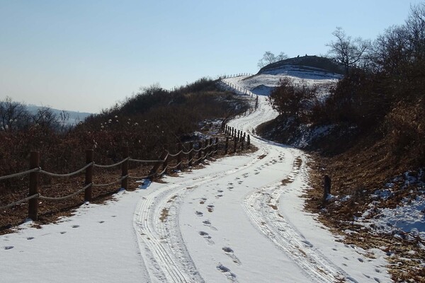 ▲성상로를 따라 장대지 방향의 덕진산성