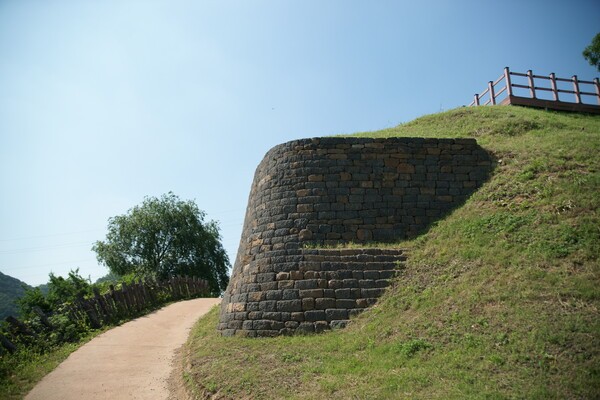 ▲복원된 동변 남쪽 부분