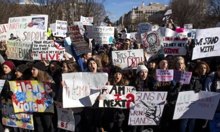 ▲총기규제 강화 요구하는 시위대.UPI/연합뉴스