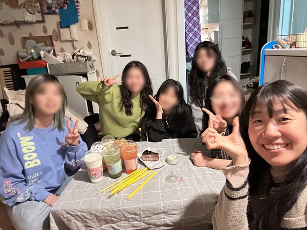 ▲여자 ‘우리집’ 모습. 이랜드재단