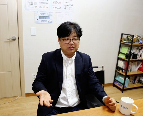 ▲ 김재열 대표는 매년마다 이 시대의 소외계층은 누구인가 고민을 하는데 이 시대에 가장 취약계층은 은둔형 외톨이라고 말한다. [이영일 기자]