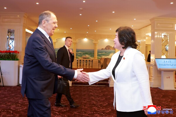 ▲지난 7월 13일 당시 북한을 방문 중인 러시아 외무상 세르게이 라브로프가 북한 최선희 외무상과 만난 모습. 평양 조선중앙통신=연합뉴스