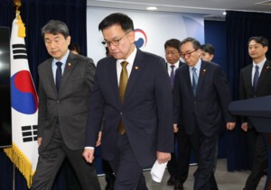 초유의 ‘권한대행의 대행’체제...'아노미의 대한민국'