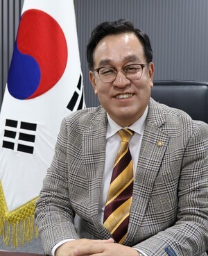 “정훈 이사장, 학교안전의 새 시대 열다···K-학교안전의 사회적 책임 확대와 학교안전공단 설립 목표”