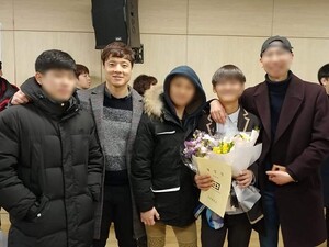 "위기 청소년의 아버지가 되어주는 사람"