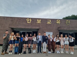 군통령 걸그룹 "UDTT" 51사단 철마부대 위문공연 초토화        