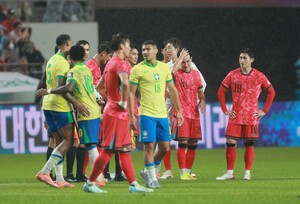 홍명보호, 막강 화력 브라질에 0-5 대패