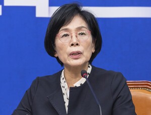 "썩어빠진 정치인 최민희, 과방위원장 사퇴하라"