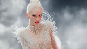 뷰티브랜드 제품에 '적십자 로고'?…결국 고발당한 전소미