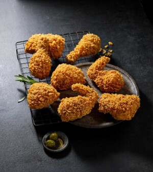 "치킨 프랜차이즈 업체, 육계 가격 하락해도 치킨 가격 인상···소비자 부담 가중"