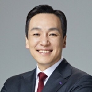 '한'가로운 론스타 영웅 서사 만들기에 대한 논평 