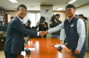 경사노위-민주노총, 26년만에 공식 회동…위원장 첫 상견례